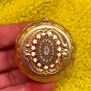 Vintage HOBE Goldtone Fancy Locket